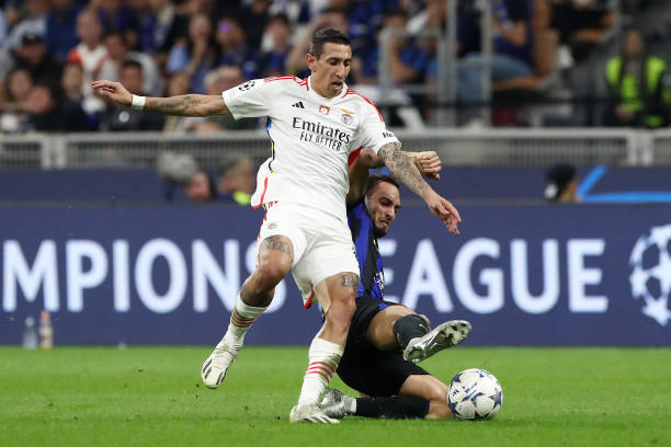 姆伯莫亲自 姆伯莫亲自